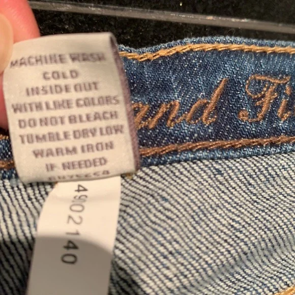 Low-cut shorts - Picture 7 of 10